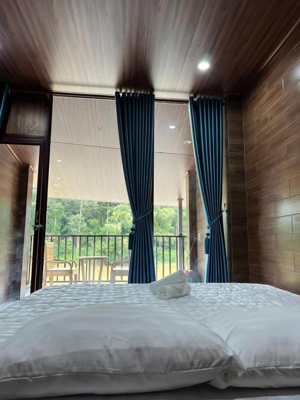 Floor River View กั๊ตเตียน ภายนอก รูปภาพ
